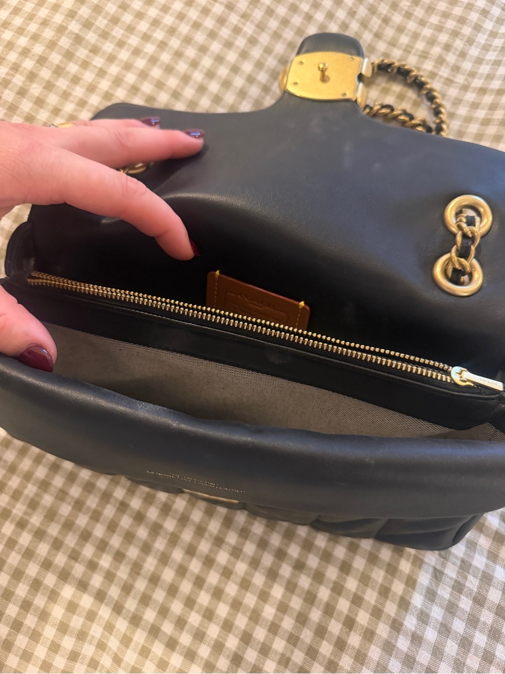 COACH Tabby Shoulder Bag 20 - with pillow quilting - Picture 4 of 9